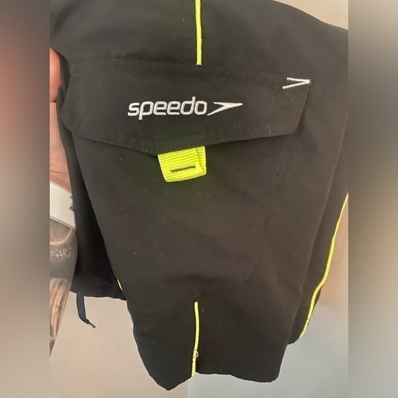 Mens Speedo large black with fluorescent green on pockets and drawstring . - Picture 3 of 8